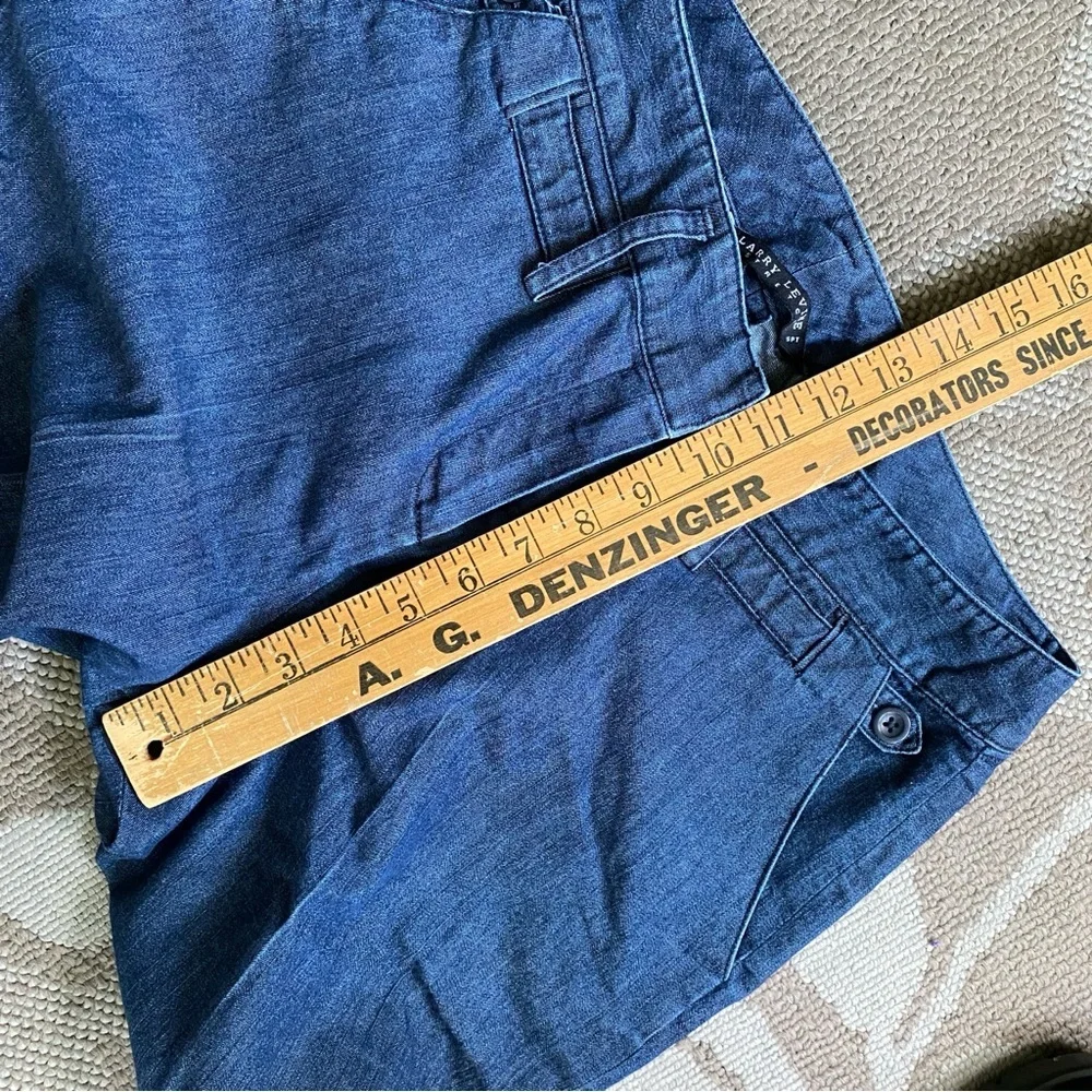 LARRY LEVINE Bermuda/Capri Denim Blue Cuffed Pockets Women's Size 10